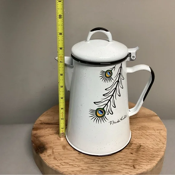 🟢 Vintage Frida Kahlo enamel coffee pot kettle - Extremely Gently Used Condition - Picture 11 of 13